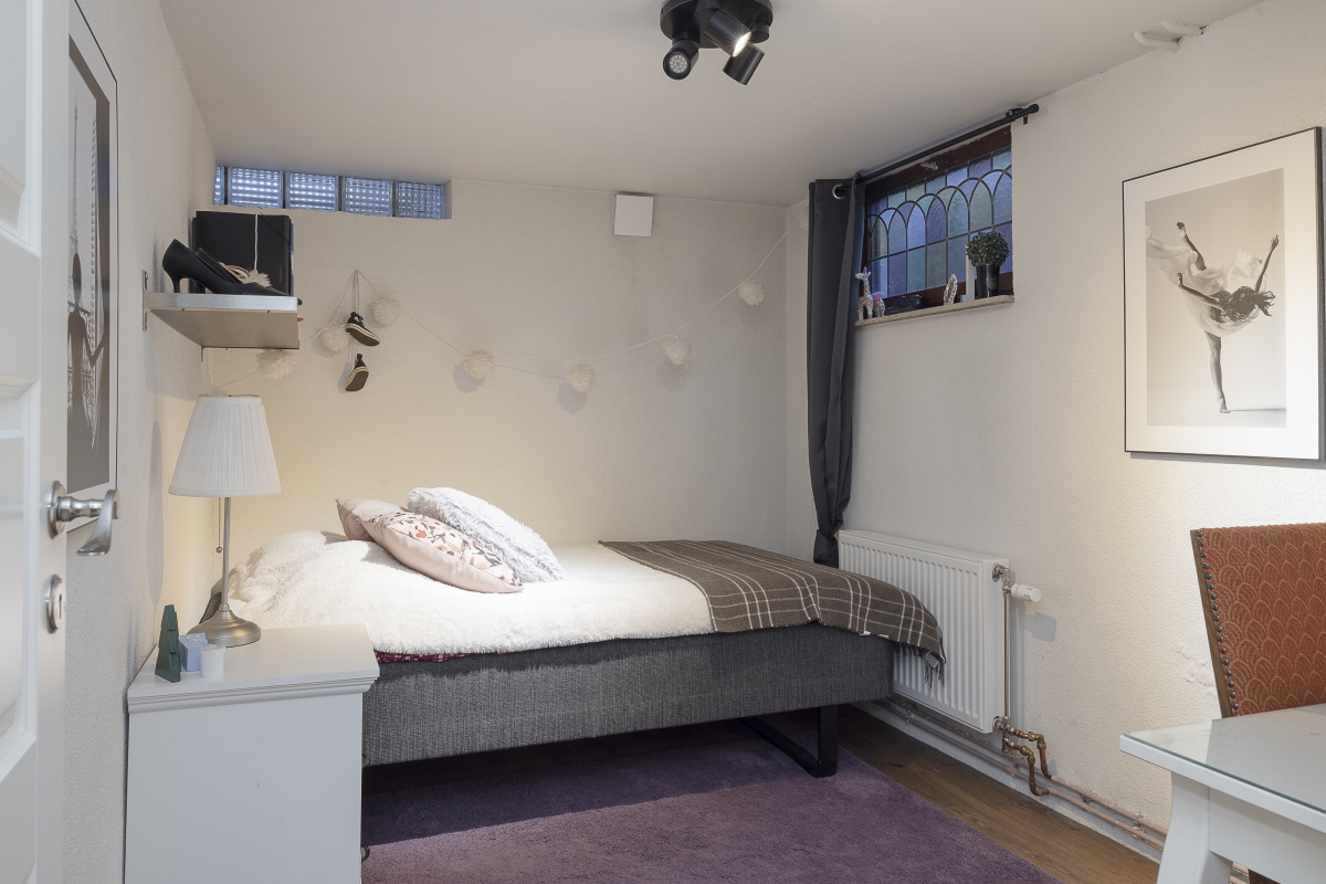 Sovrum 2, i källaren