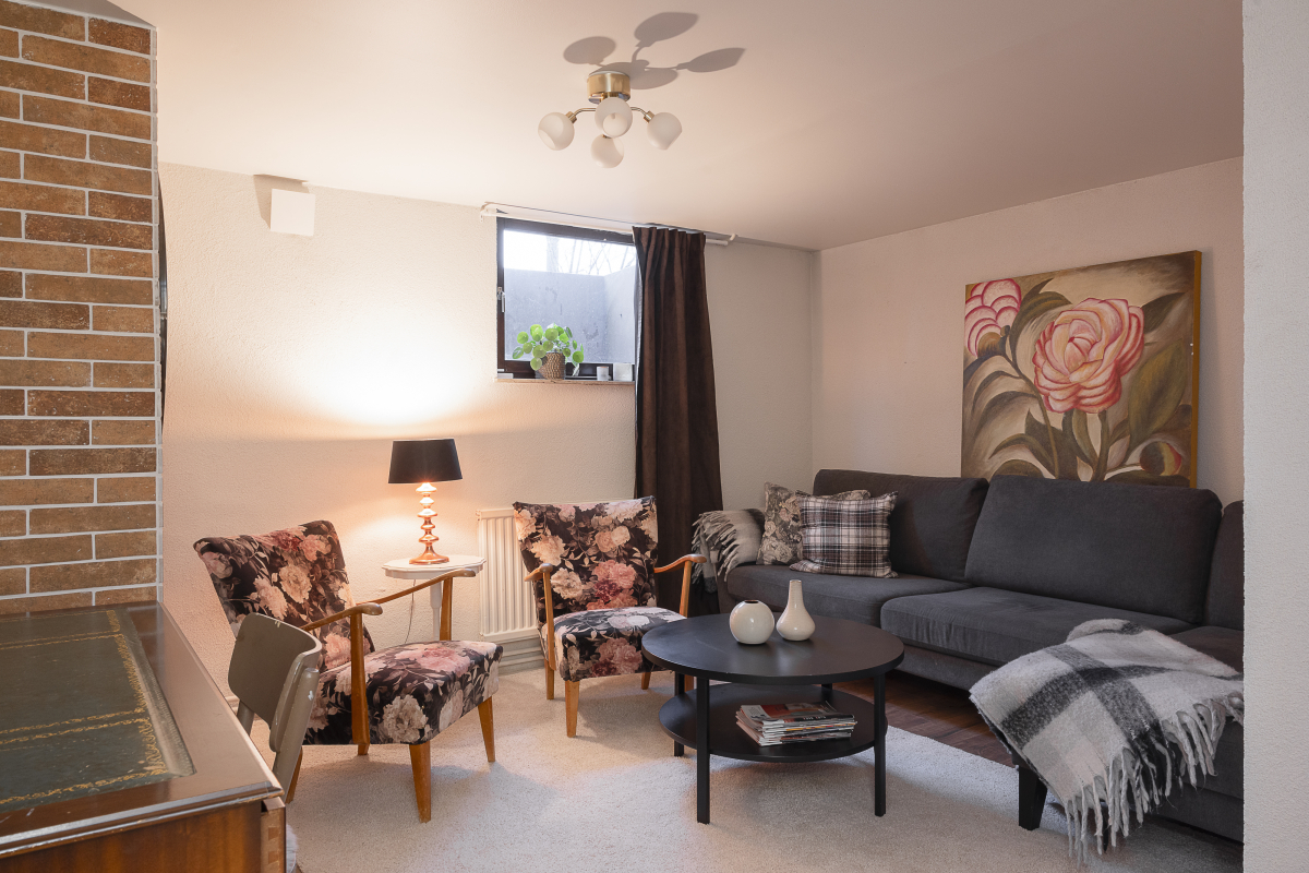 Sovrum 5, i källaren